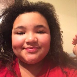 Meet your Posher, Adaya